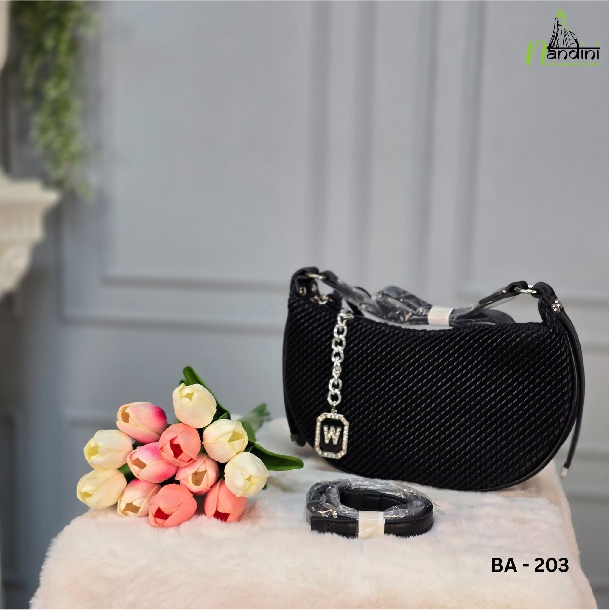 Midnight W-Chain Hobo